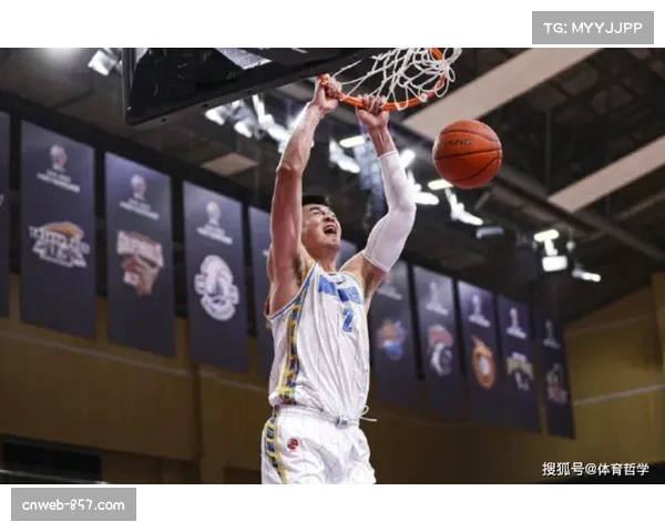 北京队破解长期球权分配难题 赵睿陈盈俊双核驱动解放内线双塔